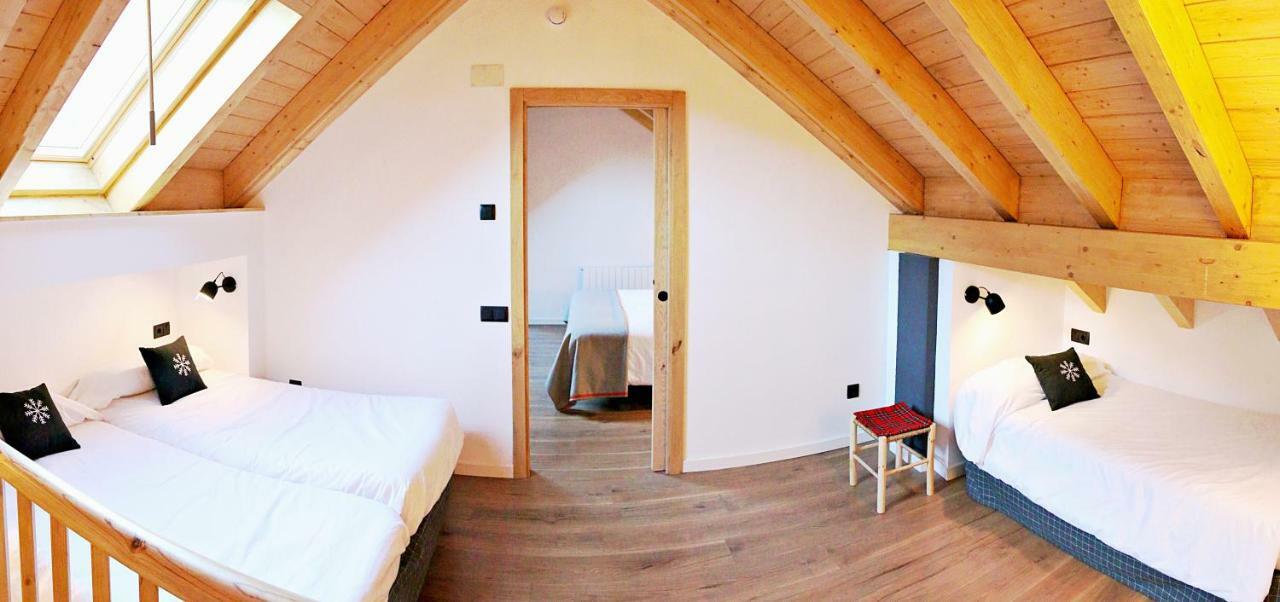 Hotel Lo Paller Valencia D'Aneu Eksteriør billede